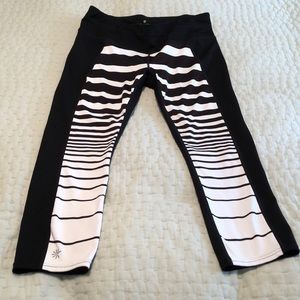 Athleta size medium Athletic pants